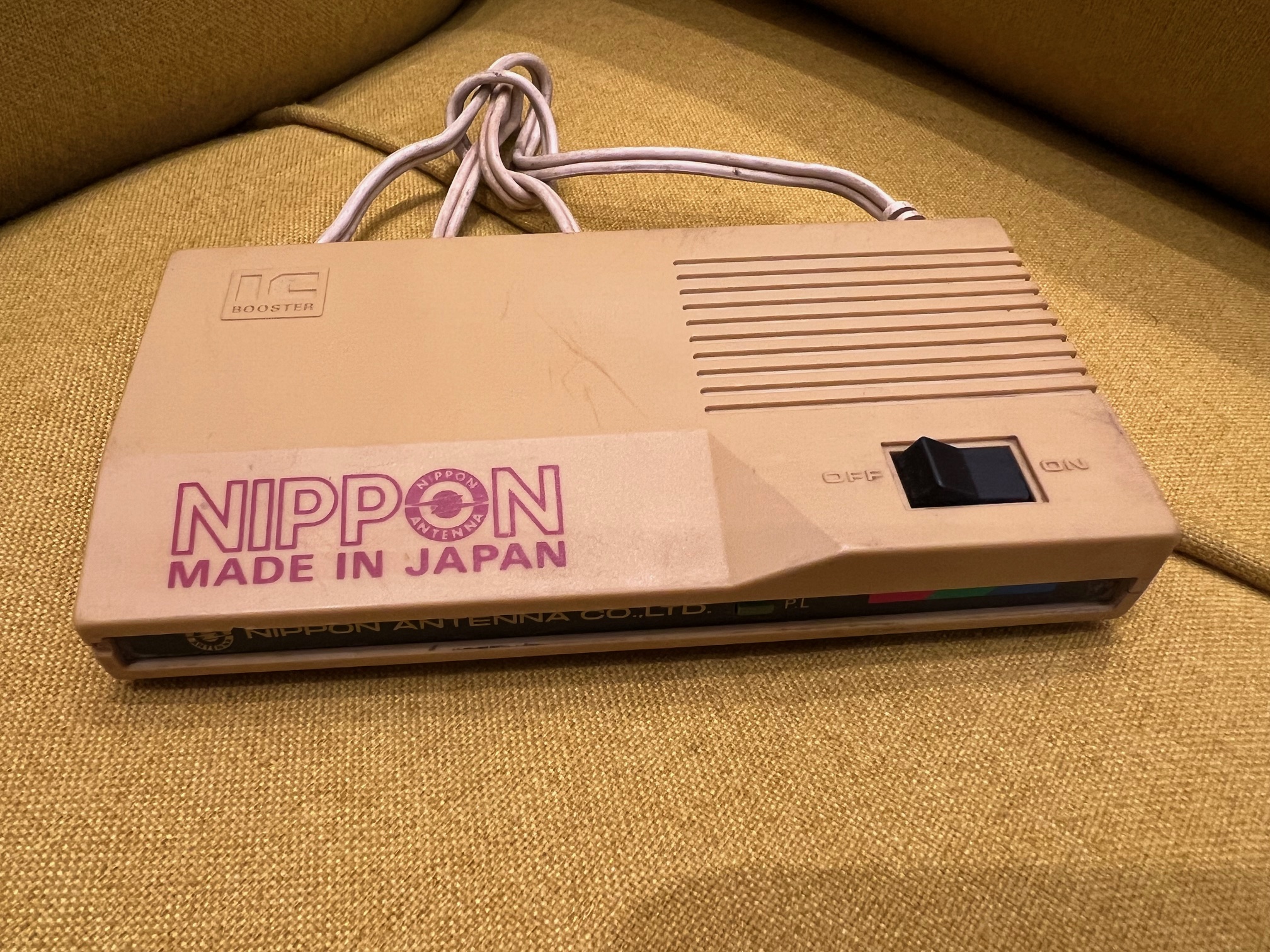 IC Booster - مُضخّم إشارة تلفزيوني - 1990