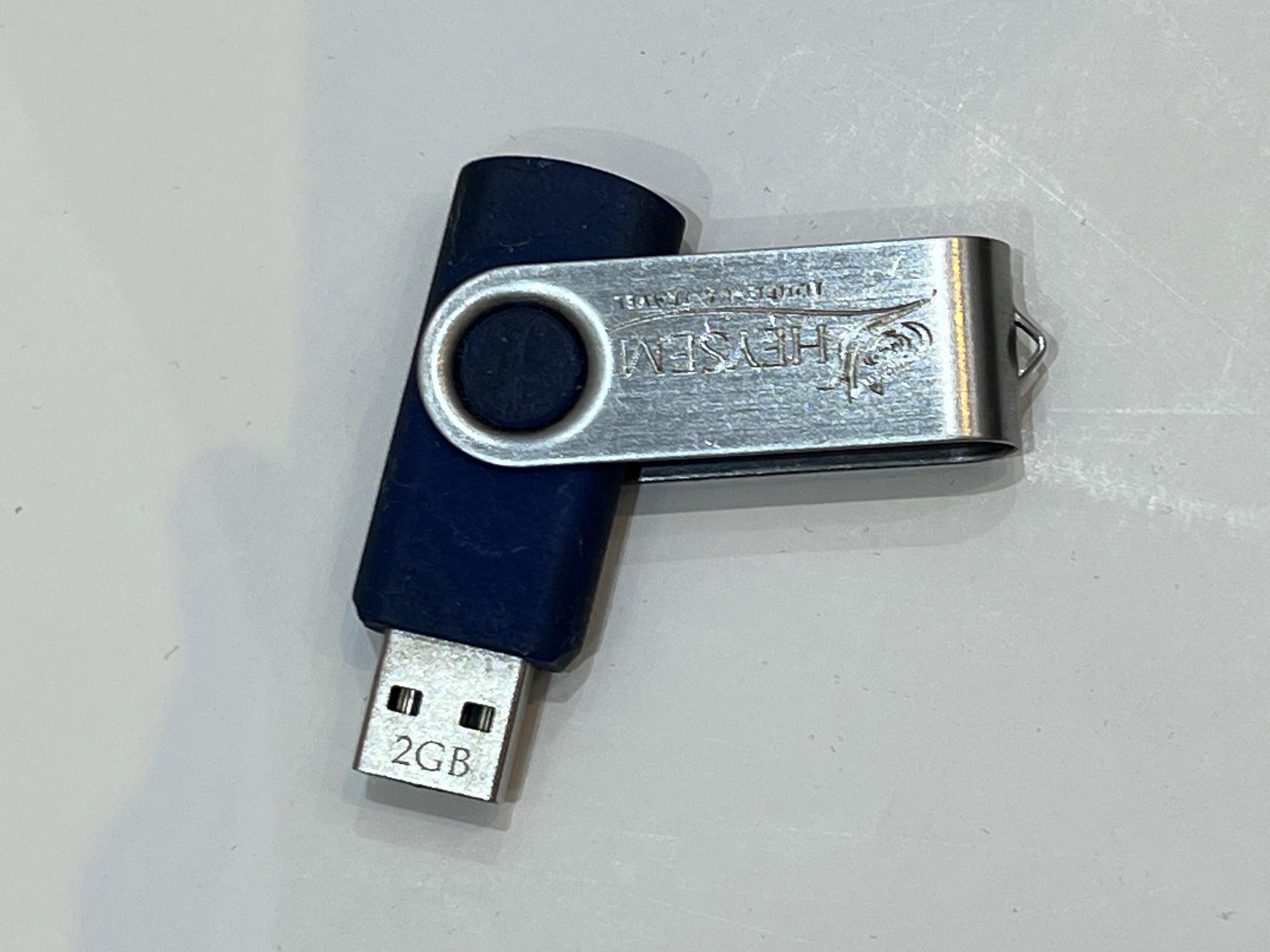 2GB ‎USB 2.0 - 2006